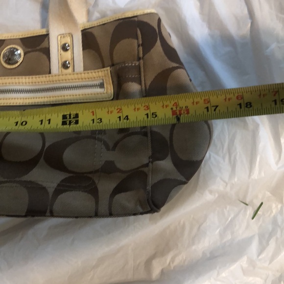 Coach # D1198-F14878 Daisy Signature Tote Bag - Picture 10 of 13